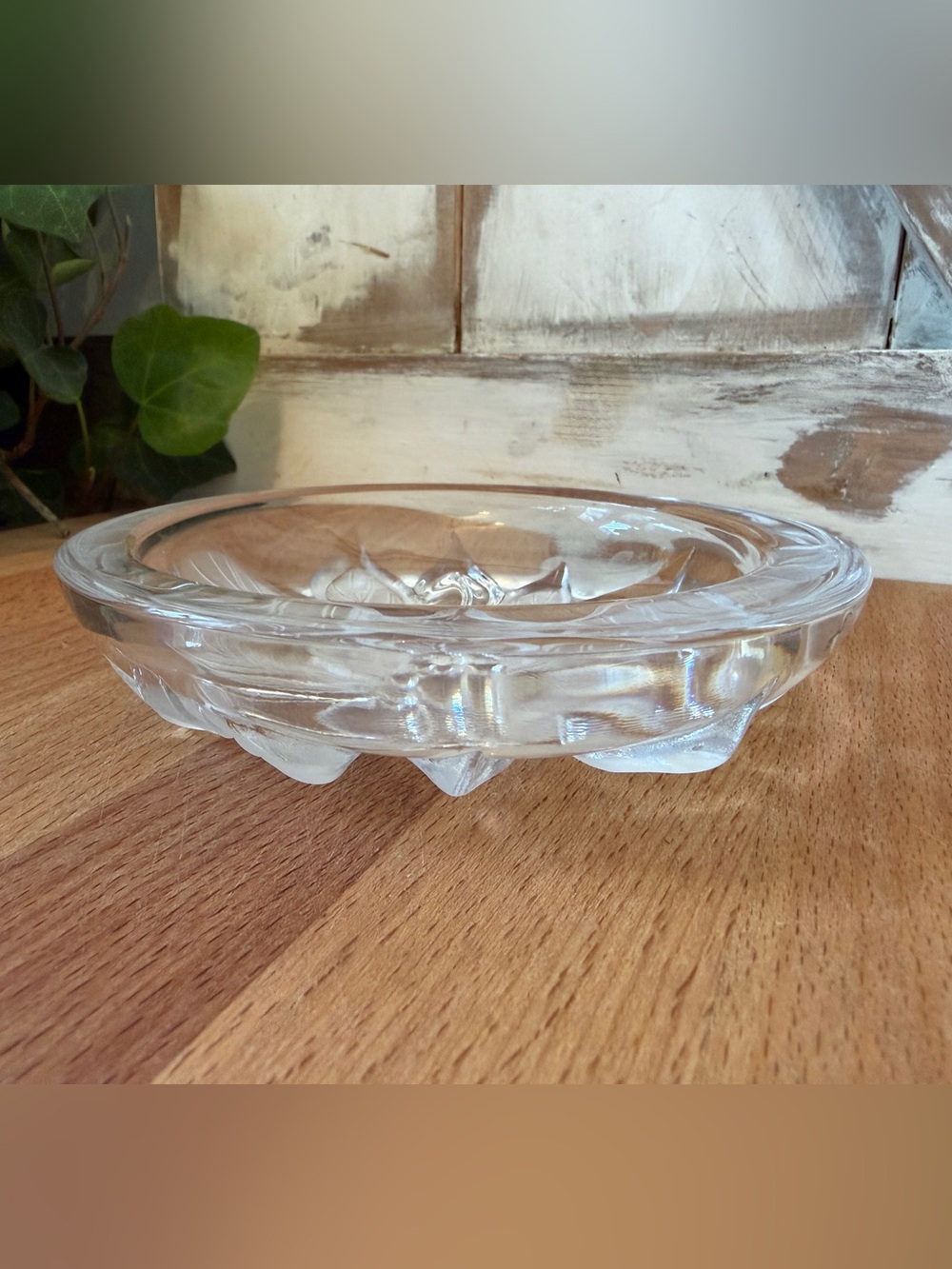 Mikasa poinsettia dish - Picture 4 of 4